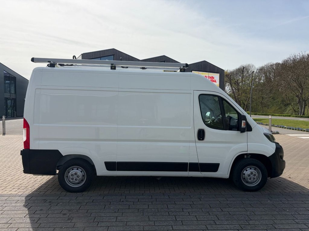 USED 2020 70 PEUGEOT BOXER 335 PROFESSIONAL 2.2BlueHDi EU6 S/S L2 H2 140ps *AIRCON*SATNAV*SENSORS*RACKING AMD PIPE CARRIER* L2H2-EU6-A/C-S/N-SENSORS