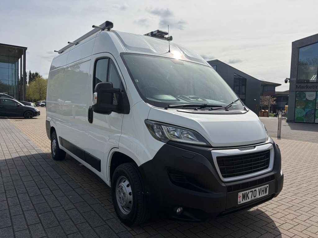 USED 2020 70 PEUGEOT BOXER 335 PROFESSIONAL 2.2BlueHDi EU6 S/S L2 H2 140ps *AIRCON*SATNAV*SENSORS*RACKING AMD PIPE CARRIER* L2H2-EU6-A/C-S/N-SENSORS
