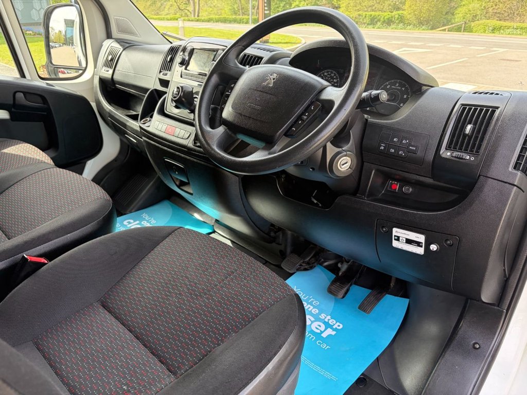 USED 2020 70 PEUGEOT BOXER 335 PROFESSIONAL 2.2BlueHDi EU6 S/S L2 H2 140ps *AIRCON*SATNAV*SENSORS*RACKING AMD PIPE CARRIER* L2H2-EU6-A/C-S/N-SENSORS