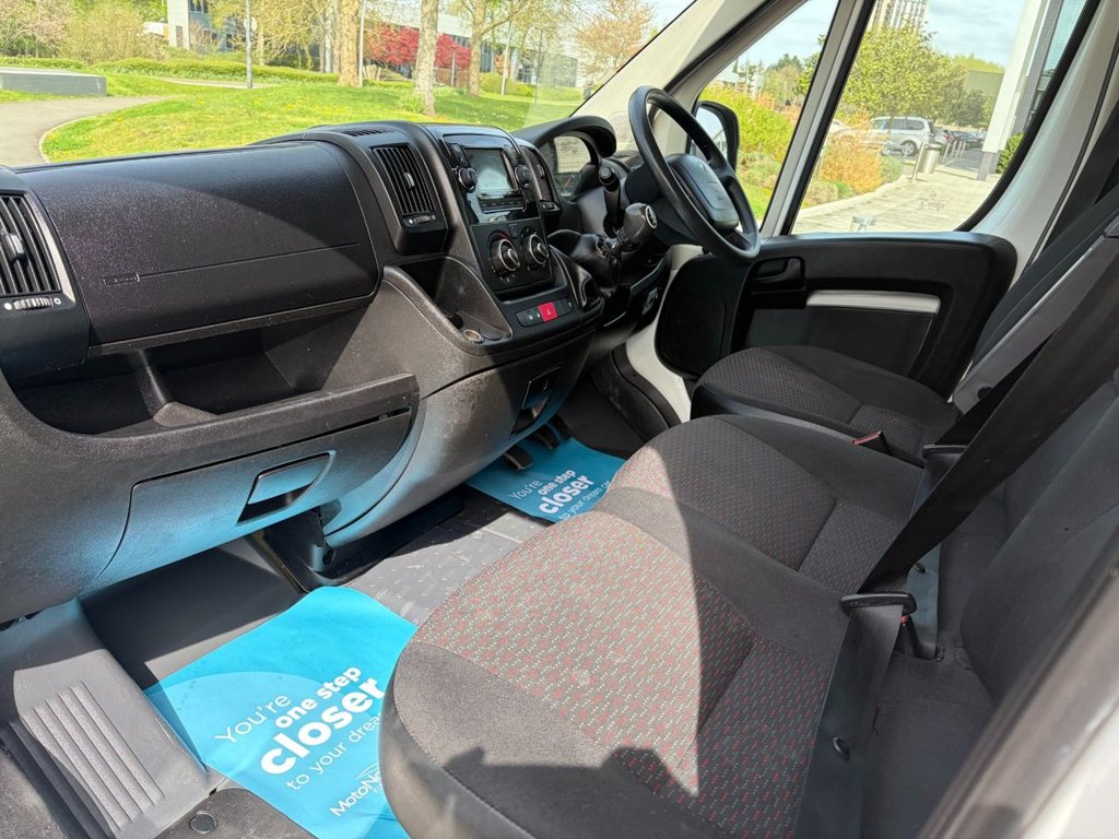 USED 2020 70 PEUGEOT BOXER 335 PROFESSIONAL 2.2BlueHDi EU6 S/S L2 H2 140ps *AIRCON*SATNAV*SENSORS*RACKING AMD PIPE CARRIER* L2H2-EU6-A/C-S/N-SENSORS