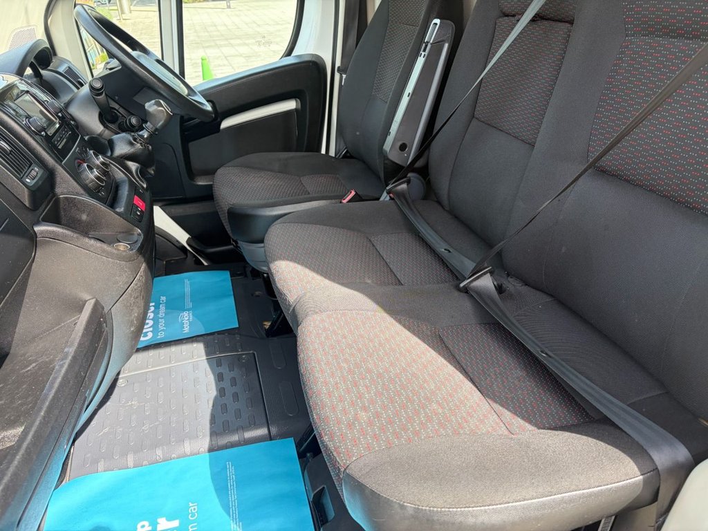 USED 2020 70 PEUGEOT BOXER 335 PROFESSIONAL 2.2BlueHDi EU6 S/S L2 H2 140ps *AIRCON*SATNAV*SENSORS*RACKING AMD PIPE CARRIER* L2H2-EU6-A/C-S/N-SENSORS