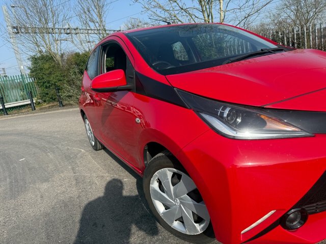 2017 Toyota Aygo 1L X-Play 5dr - Photo 3