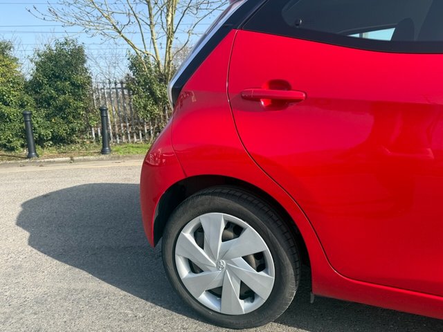 2017 Toyota Aygo 1L X-Play 5dr - Photo 7