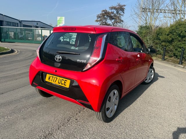 2017 Toyota Aygo 1L X-Play 5dr - Photo 11