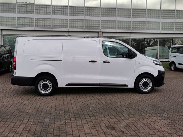 2021 VAUXHALL VIVARO - Photo 8