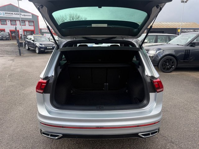 2020 VOLKSWAGEN TIGUAN 1.5 TSI R-Line SUV 5dr Petrol DSG Euro 6-2 OWNER CAR-20" ALLOYS-DIGITAL DASH-HEATED SEATS-HEATED STEERING WHEEL-BLUETOOTH-CRUISE CONTROL-SATNAV-PARKING SENSORS-APPLE CAR PLAY-DAB RADIO-ELECTRIC FOLDING MIRRORS-DUAL ZONE CLIMATE CONTROL - Photo 7