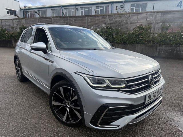2020 VOLKSWAGEN TIGUAN 1.5 TSI R-Line SUV 5dr Petrol DSG Euro 6-2 OWNER CAR-20" ALLOYS-DIGITAL DASH-HEATED SEATS-HEATED STEERING WHEEL-BLUETOOTH-CRUISE CONTROL-SATNAV-PARKING SENSORS-APPLE CAR PLAY-DAB RADIO-ELECTRIC FOLDING MIRRORS-DUAL ZONE CLIMATE CONTROL - Photo 11