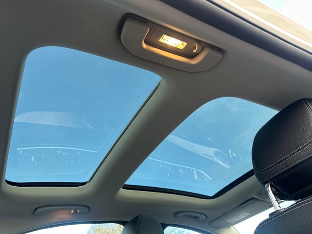 2020 Mercedes-Benz C-CLASS - Photo 2