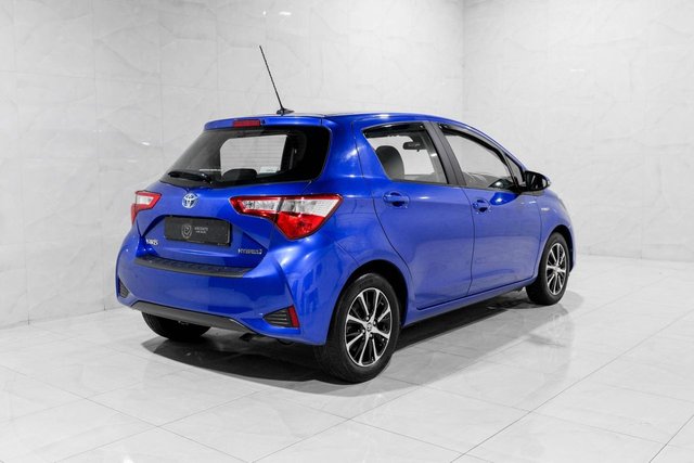 2019 Toyota Yaris 1.5L Icon Tech 5dr - Photo 2