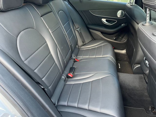 2016 MERCEDES-BENZ C-CLASS 2.1 C220d AMG Line (Premium Plus) Estate 5dr Diesel 7G-Tronic+ Euro 6 (s/s) (170 ps) - Photo 12
