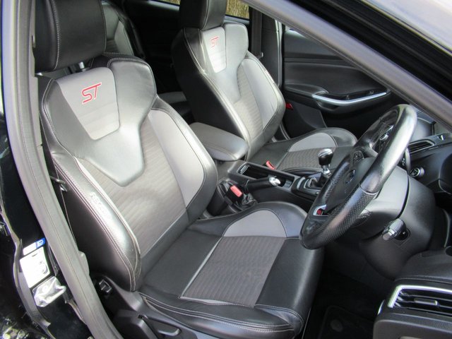 2017 FORD FOCUS - Photo 4