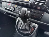 USED 2016 16 VOLKSWAGEN TRANSPORTER SHUTTLE 2.0 TDI BlueMotion Tech SE Minibus Double Cab 5dr Diesel DSG FWD LWB Euro 6 (s/s) (150 ps) Sat Nav, Air Con, Low Mileage, F/SH