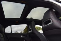USED 2015 04 MERCEDES-BENZ 180 2.1 GLA220d AMG Line (Premium Plus) SUV 5dr Diesel 7G-DCT 4MATIC Euro 6 (s/s) (170 ps) LOW MILES , AUTO , AMG LINE