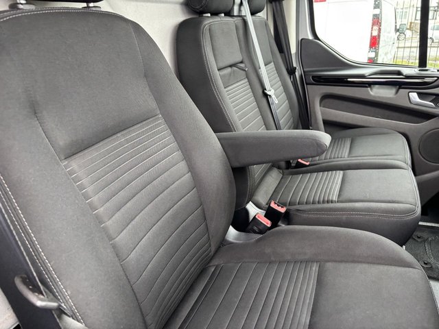 2022 Ford Transit Custom 2L Limited 5dr - Photo 8