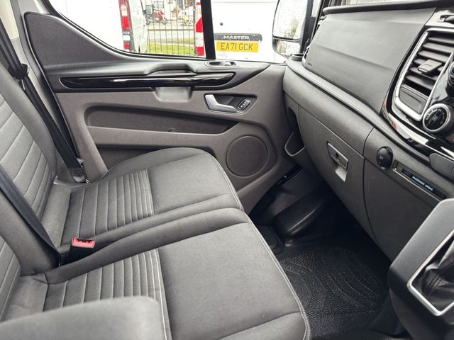 2022 Ford Transit Custom 2L Limited 5dr - Photo 9