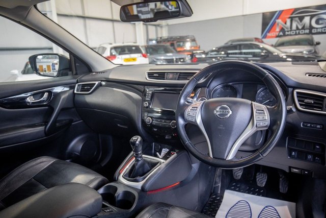 2015 Nissan Qashqai 1.5L Tekna 5dr - Photo 2
