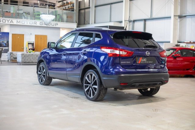 2015 Nissan Qashqai 1.5L Tekna 5dr - Photo 4