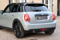 USED 2020 20 MINI HATCH 1.5 COOPER CLASSIC 5 DOOR LOW MILES REAR SENSORS HEATED SEATS