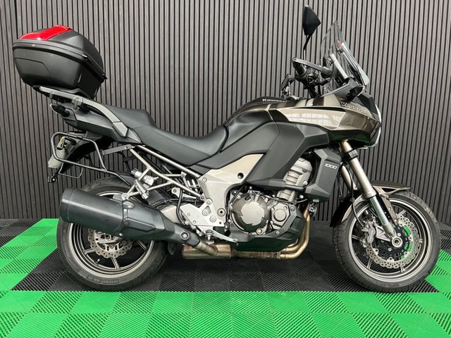 View our KAWASAKI VERSYS 1000