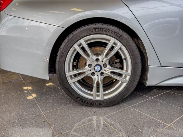 2017 BMW 3 Series 3L M Sport 4dr - Photo 5