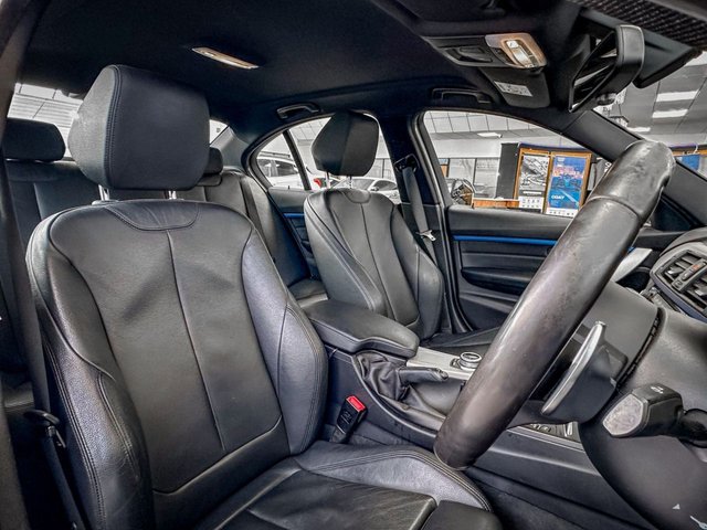 2017 BMW 3 Series 3L M Sport 4dr - Photo 4