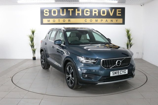 2019 VOLVO XC40