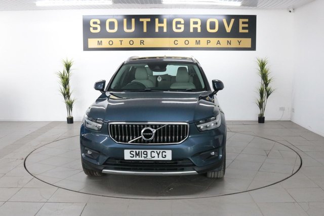 2019 VOLVO XC40 2.0 D4 Inscription Pro SUV 5dr Diesel Auto AWD Euro 6 (s/s) (190 ps) - Photo 2