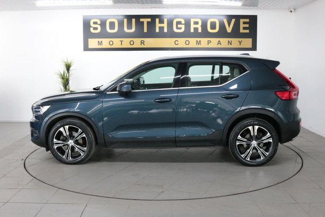 2019 VOLVO XC40 2.0 D4 Inscription Pro SUV 5dr Diesel Auto AWD Euro 6 (s/s) (190 ps) - Photo 4