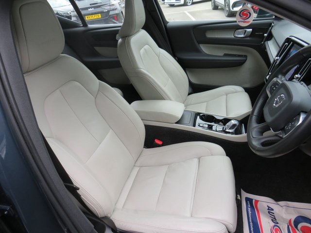 2019 VOLVO XC40 2.0 D4 Inscription Pro SUV 5dr Diesel Auto AWD Euro 6 (s/s) (190 ps) - Photo 5