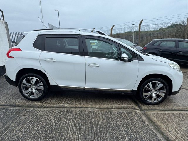 2016 Peugeot 2008 1.6L Feline 5dr - Photo 11