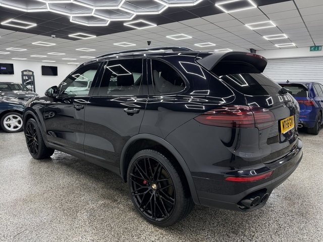 View our PORSCHE CAYENNE