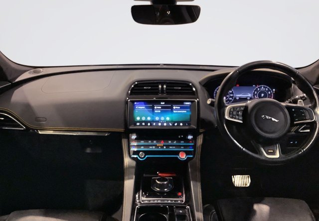 2019 Jaguar F-Pace 2L 300 Sport 5dr - Photo 3