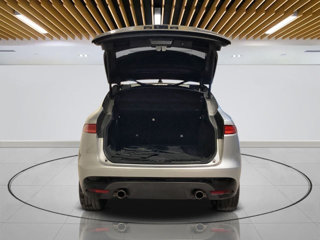 2019 Jaguar F-Pace 2L 300 Sport 5dr - Photo 11