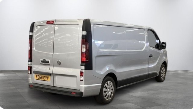 2019 Vauxhall Vivaro 1.6L Sportive 5dr - Photo 2