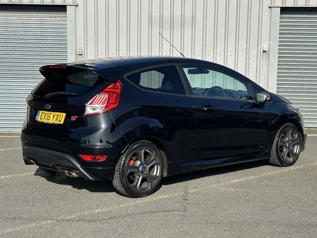 2016 FORD FIESTA - Photo 5