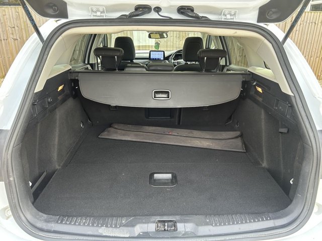 2020 FORD FOCUS - Photo 9