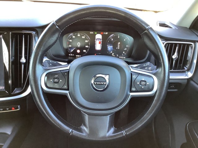 2019 VOLVO V60 - Photo 12
