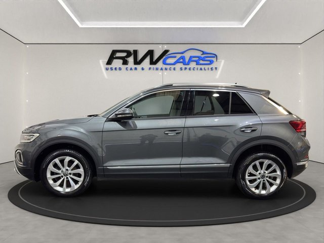 2022 Volkswagen T-Roc 1L Style 5dr - Photo 2