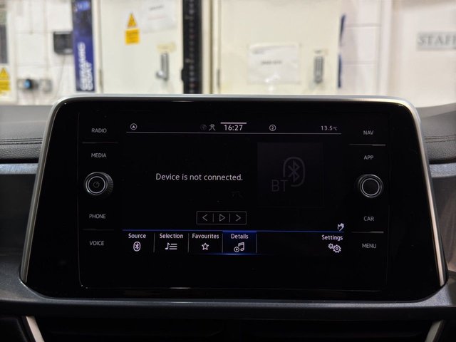 2022 Volkswagen T-Roc 1L Style 5dr - Photo 12