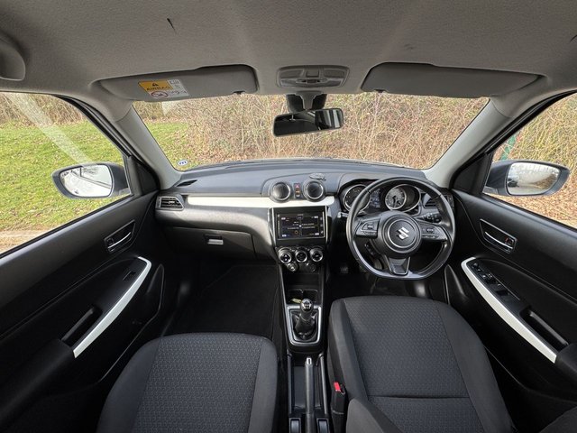 2018 SUZUKI SWIFT - Photo 9