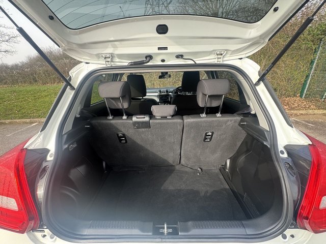 2018 SUZUKI SWIFT - Photo 10