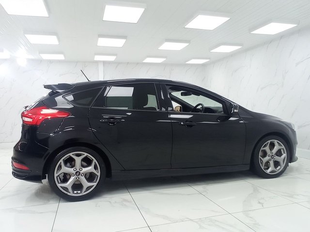 2018 Ford Focus 2L St-2 5dr - Photo 10