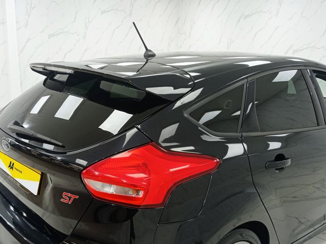 2018 Ford Focus 2L St-2 5dr - Photo 11