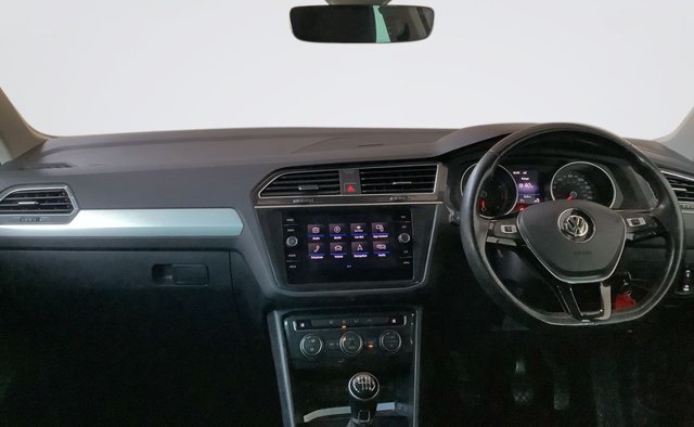 2018 Volkswagen Tiguan 1.4L SE Navigation 5dr - Photo 3