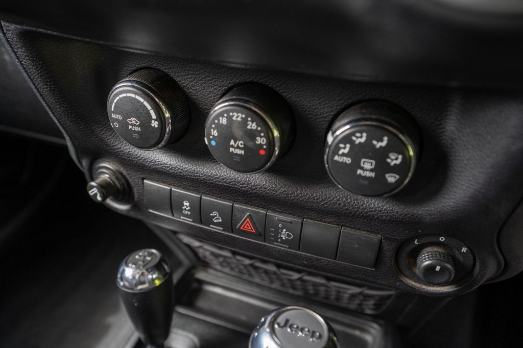 USED 2018 JEEP WRANGLER 2.8 CRD Sahara SUV 2dr Diesel Auto 4WD Euro 6 (197 bhp) A VERY CLEAN EXAMPLE WITH AN EXCELLENT SERVICE HISTORY INCLUDING FULL SERVICE WITH TIMING BELT JUST REPLACED