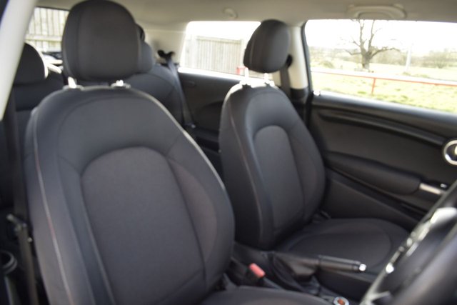 2020 MINI HATCH - Photo 8
