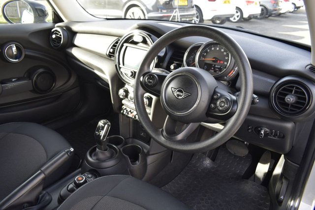2020 MINI HATCH - Photo 10