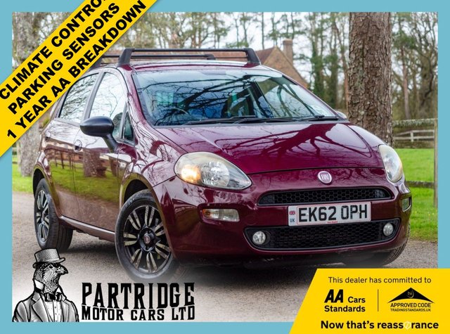 View our Fiat Punto 0.9 TwinAir Hatchback 5dr Petrol Euro 5 (s/s) (85 bhp)