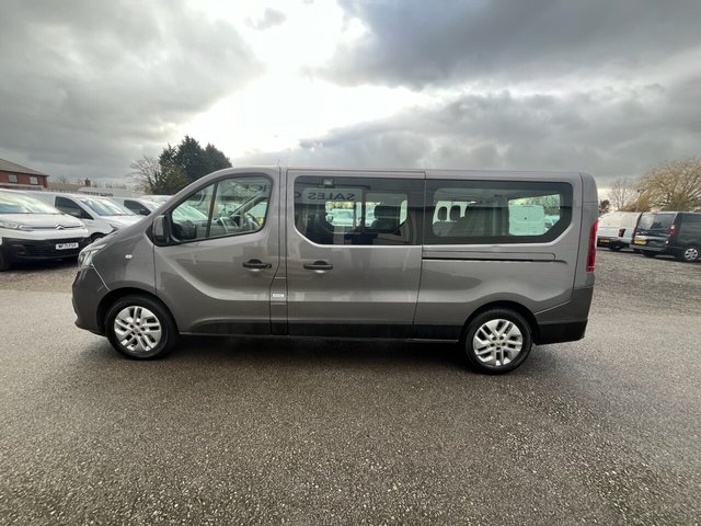 2019 Renault Trafic 2L Sport Nav 4dr - Photo 4