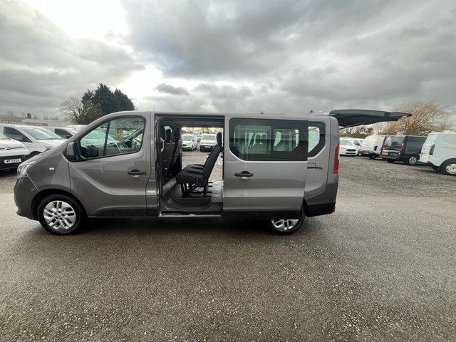 2019 Renault Trafic 2L Sport Nav 4dr - Photo 5